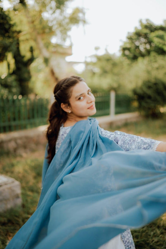 The Art of Dupatta Draping with Pakistani Suits - Pashtun Collections